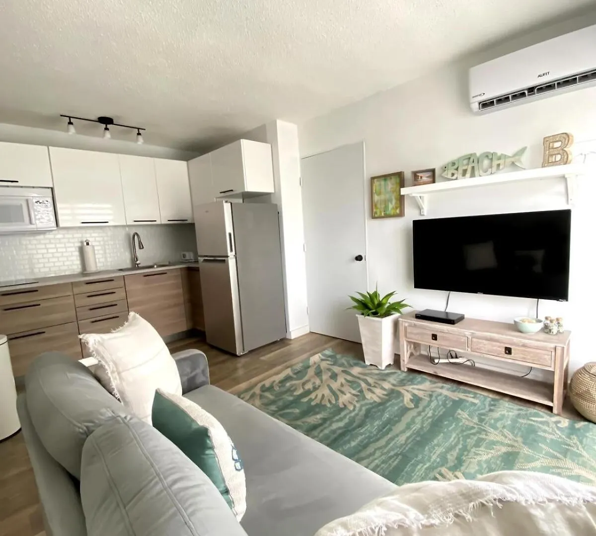 Chic Coastal Apartment Right On The Beach! Cabo Rojo